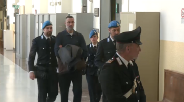 Cinturrino in aula, il legale: 