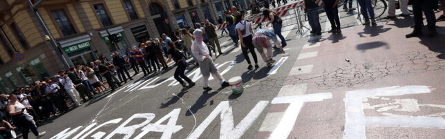 Milano corteo degli antagonisti contro i Patrioti