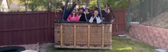 Anteprima: California, mongolfiera piomba in un giardino: le risate del proprietario di casa