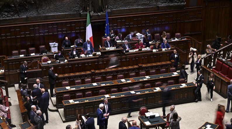 Dl sicurezza, via libera della Camera alla fiducia | Piantedosi: "Norma sui rimpatri verrà corretta ma mantiene utilità"