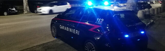Foggia, uomo uccide la moglie a colpi di pistola e poi si costituisce | I vicini: 