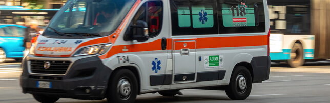 Padova, neonato morde un giocattolo e soffoca: operatore del 118 lo salva al telefono