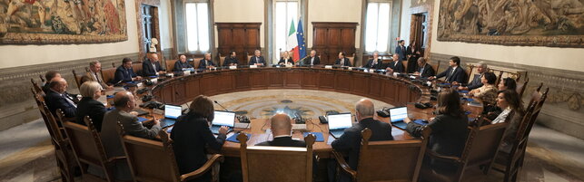 https://img-prod.tgcom24.mediaset.it/images/2026/04/30/155442720-0d1cc9e0-c8d0-46bb-82cd-05d67b6f7ab5.jpg
