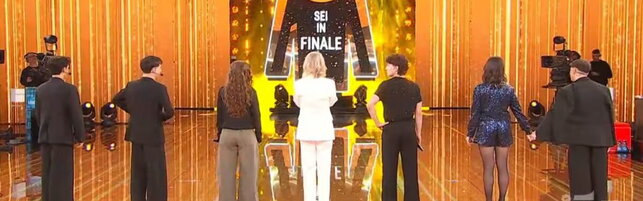 https://img-prod.tgcom24.mediaset.it/images/2026/05/09/225615934-7b132d93-88bf-4b29-9649-8e2ca5c15df5.jpeg