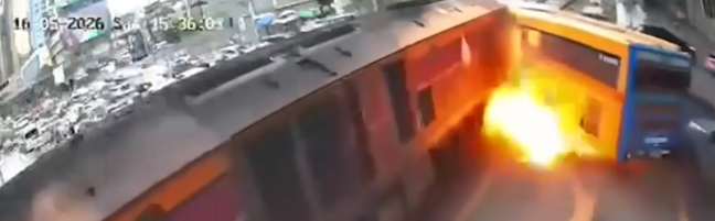 Anteprima: Bangkok, treno merci travolge un autobus: almeno otto morti e 25 feriti