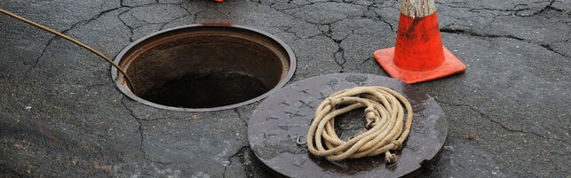 Anteprima: Tragedia a Manhattan: donna precipita in un tombino aperto e muore