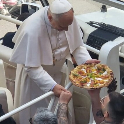 https://img-prod.tgcom24.mediaset.it/images/2026/05/23/143934972-57e1cb94-fd40-450d-acb8-494393f25cb9.jpg