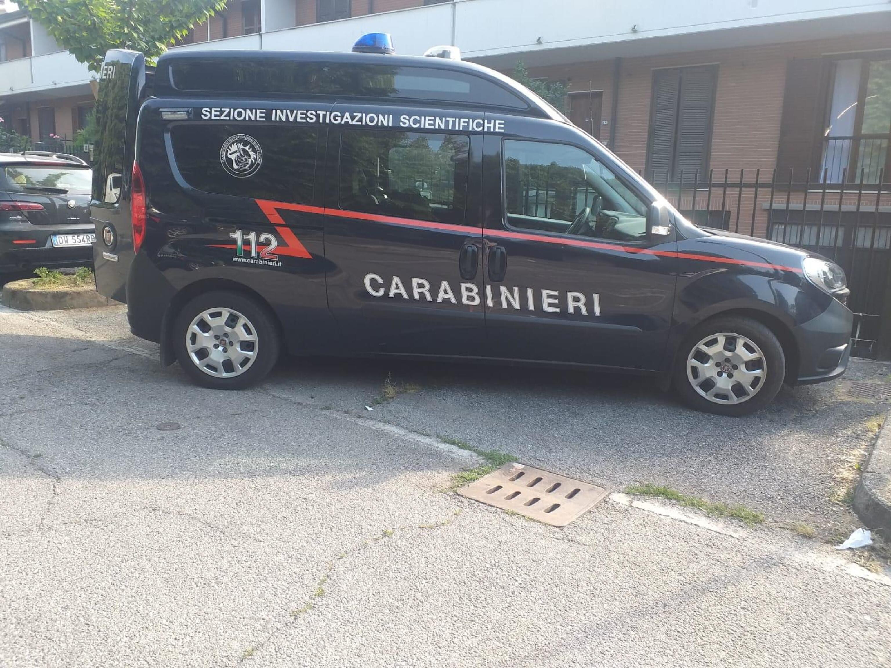 Milano, morta in ospedale la 40enne trovata ferita in casa