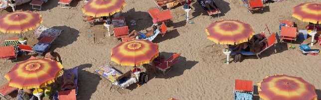 Estate 2026, vacanze al mare sempre più costose: i prezzi degli stabilimenti balneari su del 6%