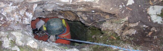 Anteprima: Cuneo, speleologo 20enne incastrato in una grotta a 120 metri di profondità: in azione il…