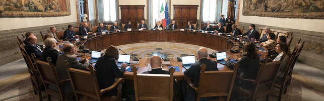 https://img-prod.tgcom24.mediaset.it/images/2026/06/04/212627170-5a2c9ec2-c5a5-4e91-ac4f-bb4b8ae6ba8a.jpg