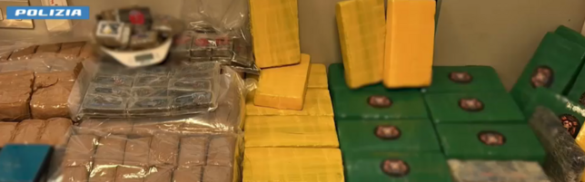 Milano, 100 kg di droga nel furgone e nel congelatore: arres