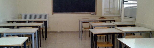 Modena, boxe a scuola durante l'intervallo: due studenti a r