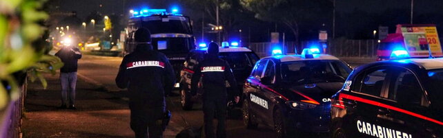 Como, accoltellato in piazza: gravissimo 19enne