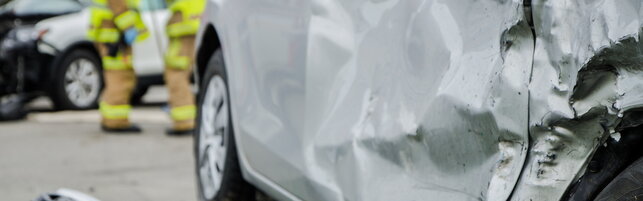 Verese, auto travolge 5 pedoni: morta 17enne, 4 feriti gravi