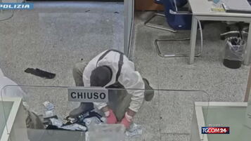 Caserta, 12 arresti per la "banda del buco"