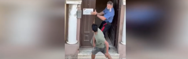 Livorno, aggredisce un carabiniere e tenta di colpirlo con u