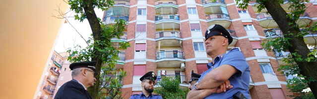Anteprima: Milano, uccide il padre e gli dà fuoco: arrestato 47enne, alle spalle un altro omicidio