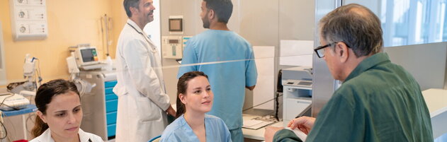 Cittadinanzattiva: "Oltre un anno per mammografia, un mese per gli esami urgenti"