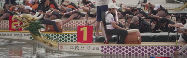 Celebrazioni del festival delle barche-drago in Cina