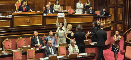 No della maggioranza all'uso delle chat di Delmastro | La protesta del M5S