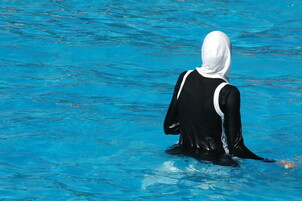 Polemiche in Alto Adige per l'orario della piscina dedicato alle donne islamiche