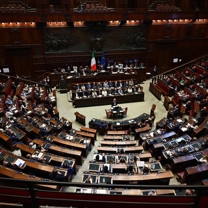 Ok della Camera al ddl domiciliari per i tossicodipendenti: è legge