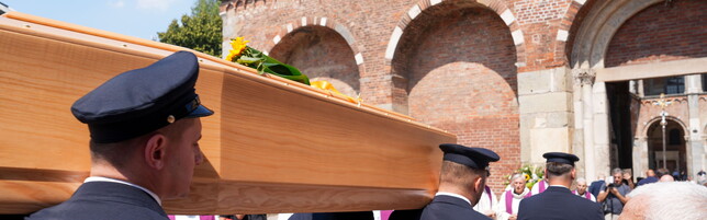 Anteprima: Don Mazzi, per l'ultimo saluto nella basilica di Sant'Ambrogio amici ed ex ospiti di Exod…