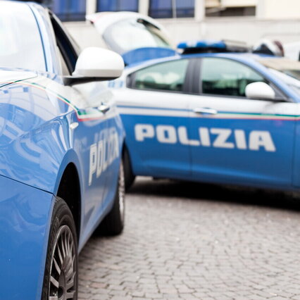 Anteprima: Avellino, trova il figlio morto in casa in una pozza di sangue: disposta l'autopsia | Non…