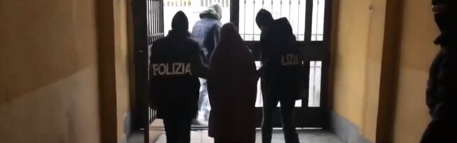 Anteprima: Terrorismo, arrestato 16enne nel Comasco per propaganda jihadista e neonazista