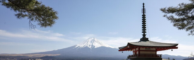 Anteprima: Scalano il Monte Fuji, ma il figlio di 7 anni non ce la fa: il padre lo abbandona per ore