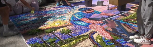 Anteprima: A Lucca l'infiorata è da record: quattro chilometri