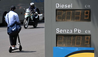 Anteprima: Countdown per il taglio delle accise sul gasolio, rischio stangata per gli automobilisti
