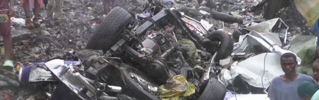 Anteprima: Crollo in una discarica di rifiuti in Guinea: almeno 30 morti
