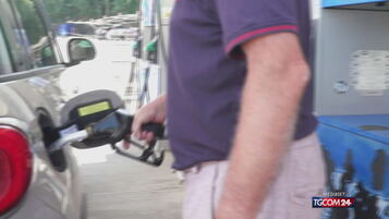 Copertina: Caro carburanti, prorogato lo sconto per il gasolio fino al 26 agosto