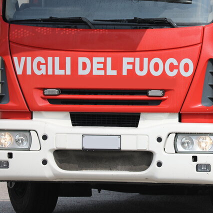 Anteprima: Bologna, incendio in uno scantinato: soccorsi anche due bambini