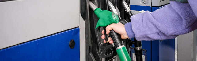 Anteprima: Caro carburante, gasolio e benzina ancora sopra i 2 euro al litro | Il supreme diesel olt…