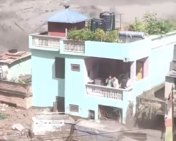 Anteprima: Frana lampo in Nepal, la casa del miracolo che ha resistito al fango