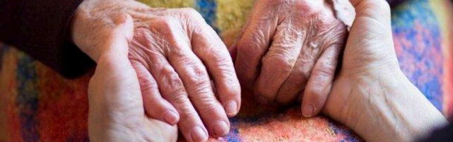 Anteprima: È morto l'anziano sedato e operato dalla badante con un coltello da cucina