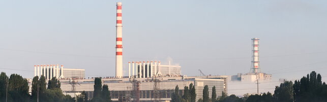 Copertina: Guerra Russia-Ucraina, drone di Kiev colpisce centrale nucleare di Kursk | Macron: "Attacchi ibridi…