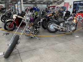 Copertina: Brescia, prova una moto al Festival dei Motori ma perde il controllo: tre feriti, uno è grave