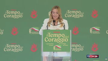 Copertina: Scuola, Giorgia Meloni: "In classe si va a faccia scoperta"