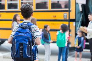 Scuolabus fermato dai carabinieri a Lecce per revisione scaduta