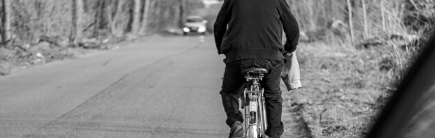 Anteprima: Fermo, anziano in bicicletta imbocca l'autostrada per errore: salvato dalla polizia