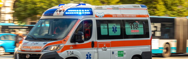 Anteprima: Roma, investita da uno scuolabus: muore una 74enne