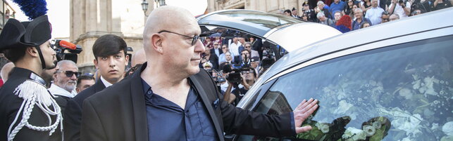 https://img-prod.tgcom24.mediaset.it/images/2026/10/06/104441349-c4989654-2ebf-4fa6-ae59-65ca298f80f7.jpg