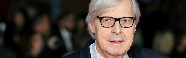 Anteprima: Vittorio Sgarbi, il Gemelli: "Stabile, ma sottoposto a tracheotomia"