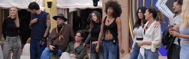 https://img-prod.tgcom24.mediaset.it/images/2026/10/12/105620086-e27bd829-8715-4b67-a31b-c401f339f39c.jpg