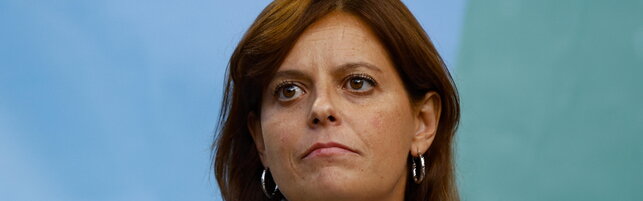 Anteprima: Ilaria Salis, annullata la condanna nella causa con gli ex collaboratori