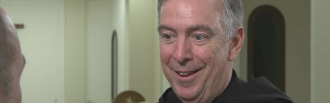 Anteprima: L'intervento di Papa Leone, padre Farrell: "Preghiamo per il meglio"
